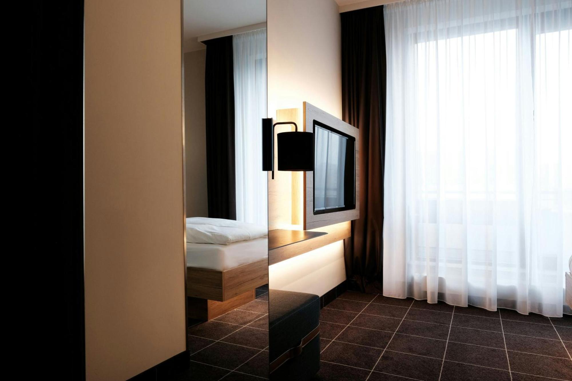Four Ratingen Dusseldorf Airport Hotel Екстериор снимка